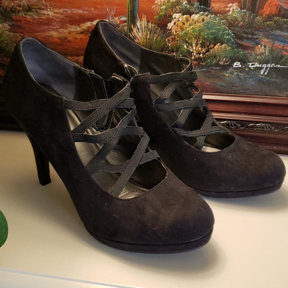 Mortise Tootsie Black Suede Heels